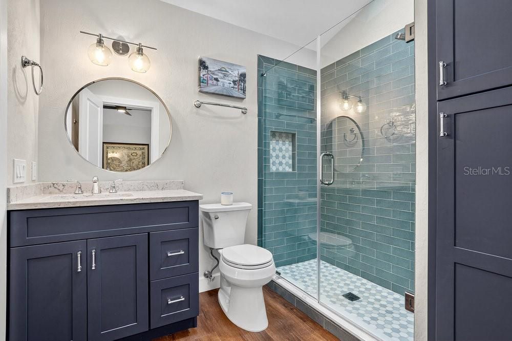 Под контрактом: $859,000 (3 спален, 2 ванн, 2545 Квадратных фут)