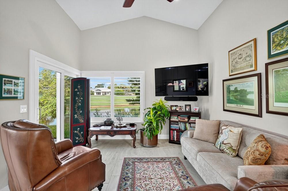 Под контрактом: $859,000 (3 спален, 2 ванн, 2545 Квадратных фут)