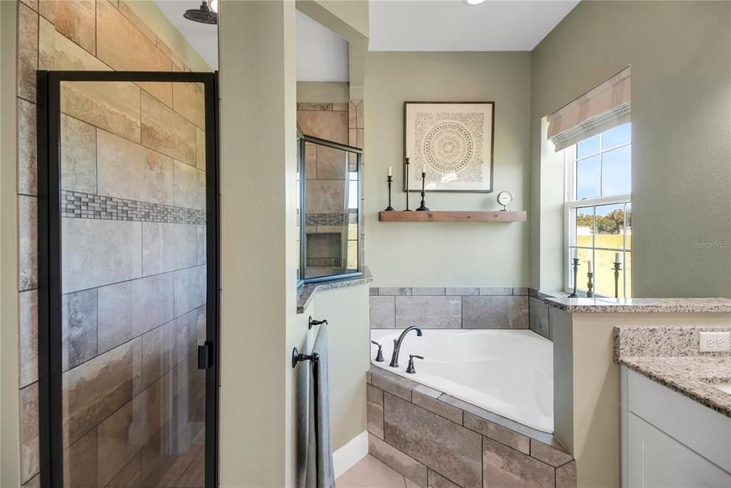 En Venta: $1,200,000 (4 camas, 3 baños, 2749 Pies cuadrados)