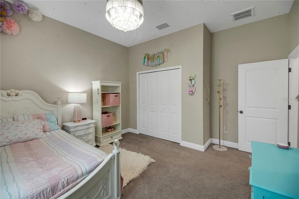 En Venta: $1,200,000 (4 camas, 3 baños, 2749 Pies cuadrados)