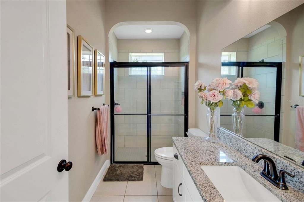 En Venta: $1,200,000 (4 camas, 3 baños, 2749 Pies cuadrados)