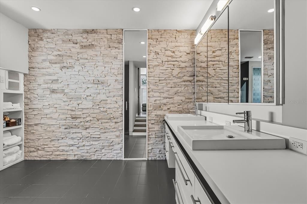 For Sale: $2,195,000 (4 beds, 4 baths, 4278 Square Feet)