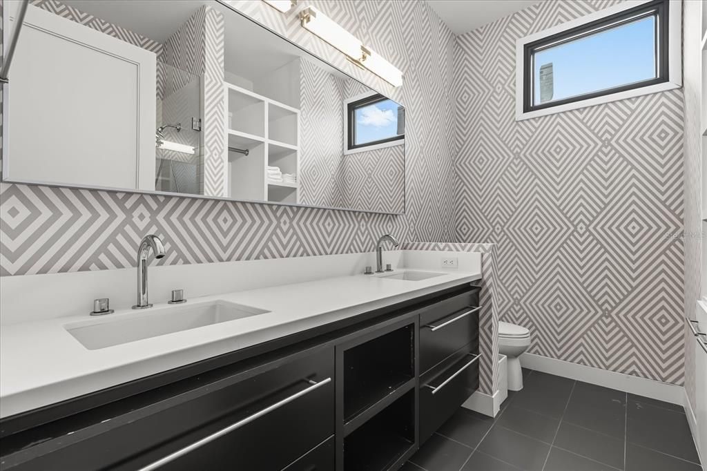 For Sale: $2,195,000 (4 beds, 4 baths, 4278 Square Feet)