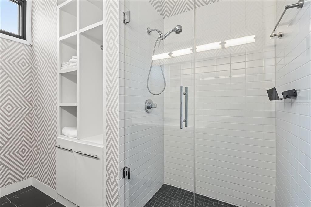 For Sale: $2,195,000 (4 beds, 4 baths, 4278 Square Feet)