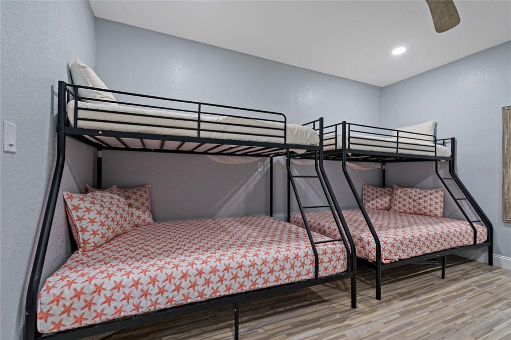 待售: $814,998 (4 贝兹, 3 浴室, 1830 平方英尺)