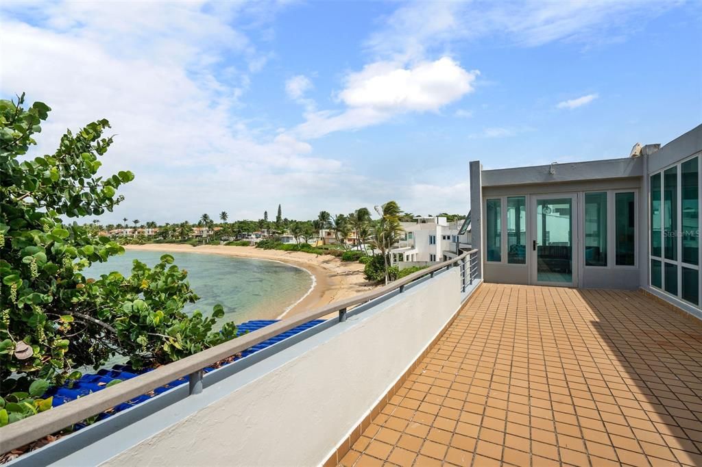 For Rent: $18,000 (4 beds, 5 baths, 3500 Square Feet)