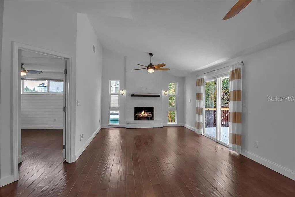 For Sale: $497,000 (4 beds, 2 baths, 1784 Square Feet)