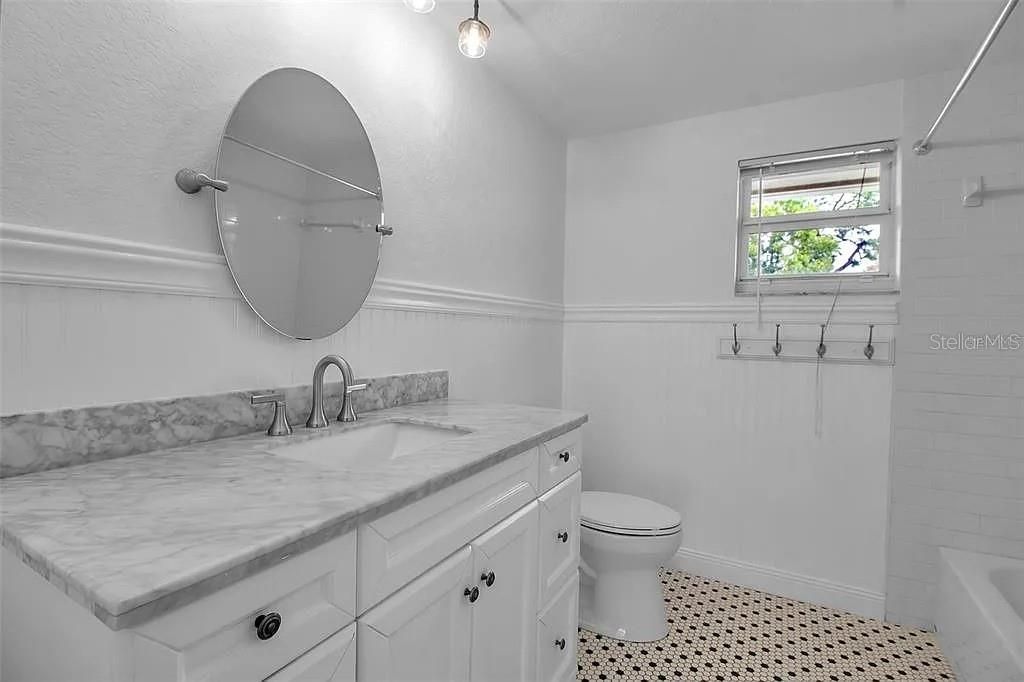 For Sale: $497,000 (4 beds, 2 baths, 1784 Square Feet)