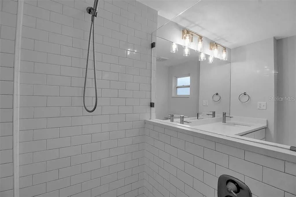 For Sale: $497,000 (4 beds, 2 baths, 1784 Square Feet)