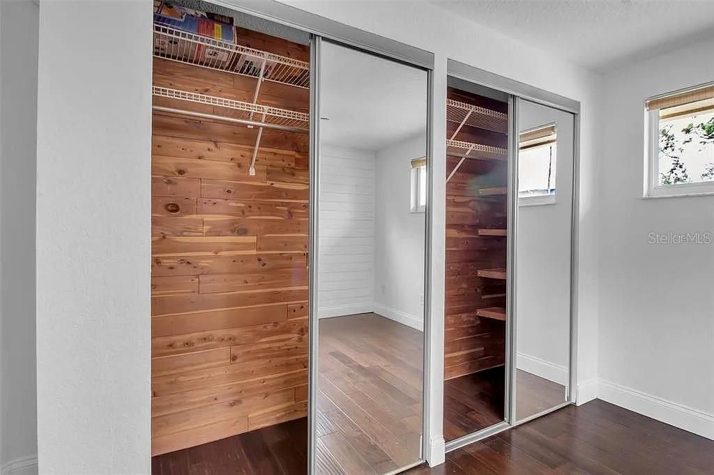 For Sale: $497,000 (4 beds, 2 baths, 1784 Square Feet)