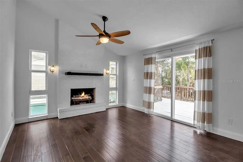 For Sale: $497,000 (4 beds, 2 baths, 1784 Square Feet)