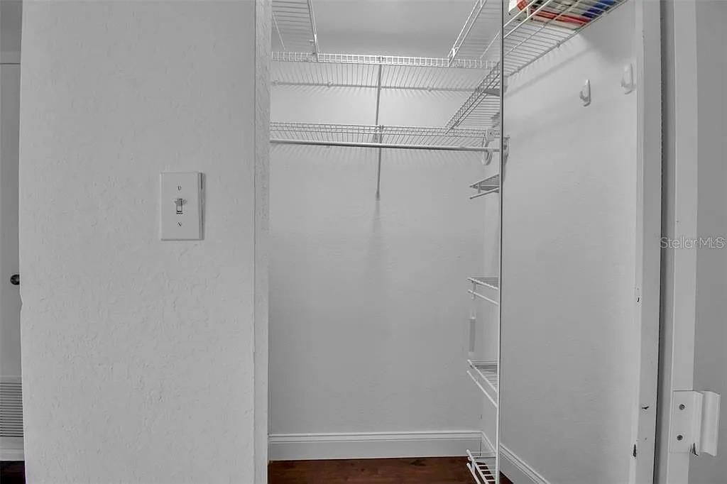 For Sale: $497,000 (4 beds, 2 baths, 1784 Square Feet)