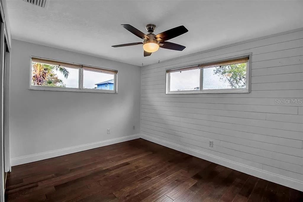 For Sale: $497,000 (4 beds, 2 baths, 1784 Square Feet)