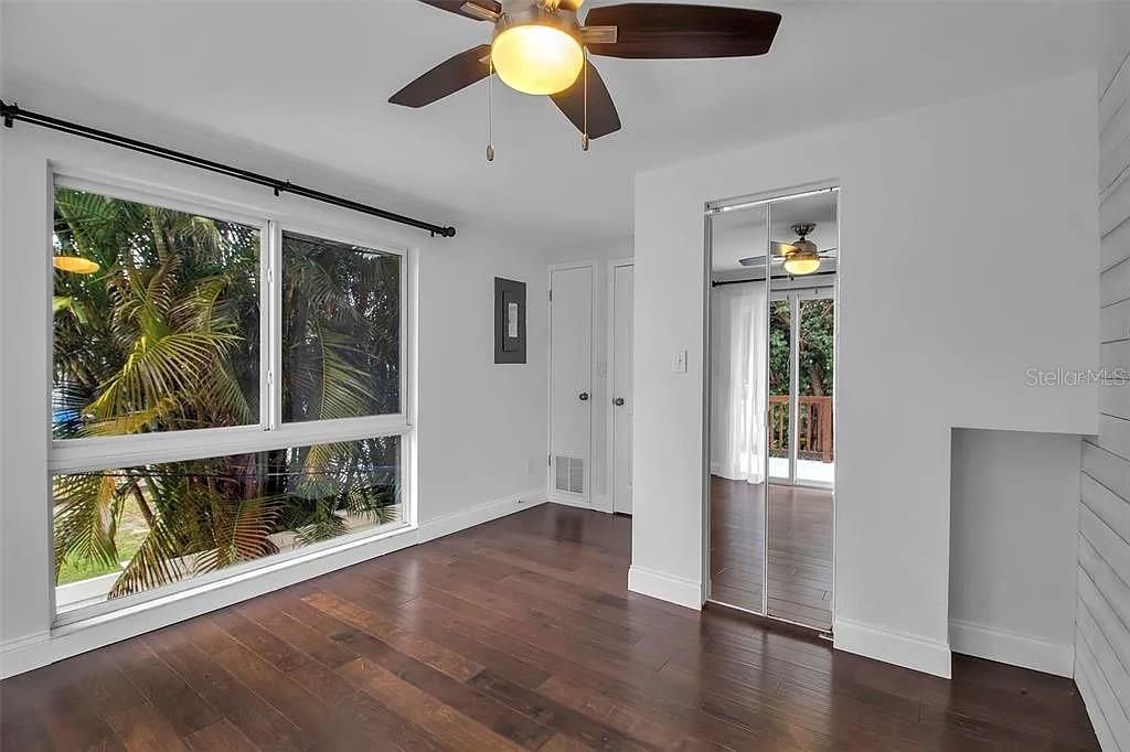 For Sale: $497,000 (4 beds, 2 baths, 1784 Square Feet)