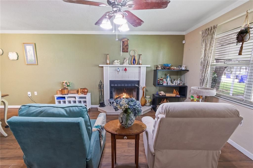 For Sale: $228,000 (3 beds, 2 baths, 1625 Square Feet)