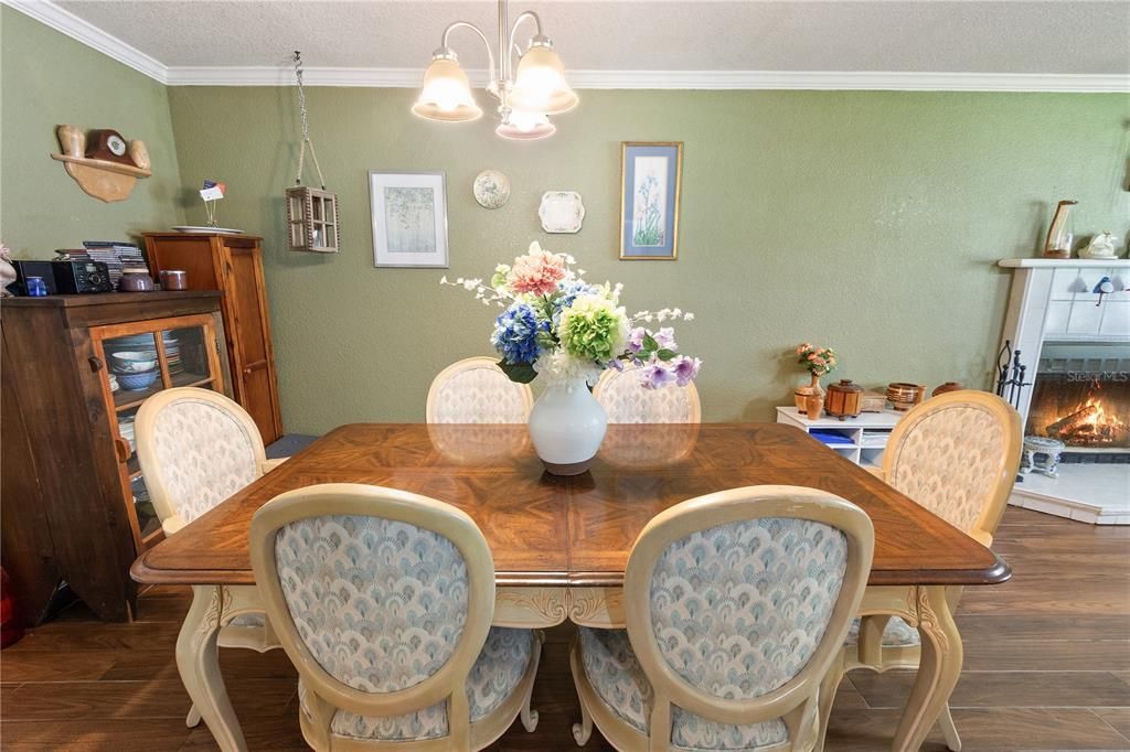 For Sale: $228,000 (3 beds, 2 baths, 1625 Square Feet)