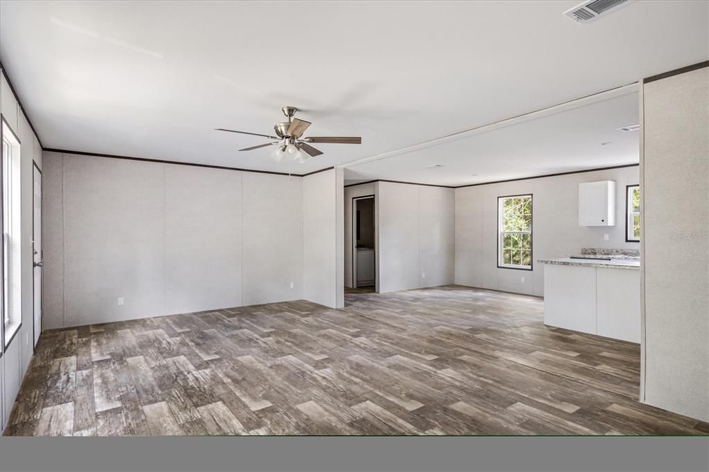 For Sale: $279,900 (3 beds, 2 baths, 1493 Square Feet)