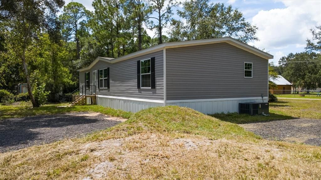 For Sale: $279,900 (3 beds, 2 baths, 1493 Square Feet)