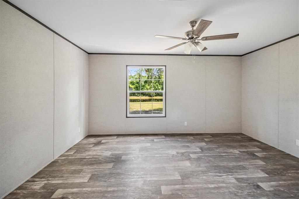 For Sale: $279,900 (3 beds, 2 baths, 1493 Square Feet)