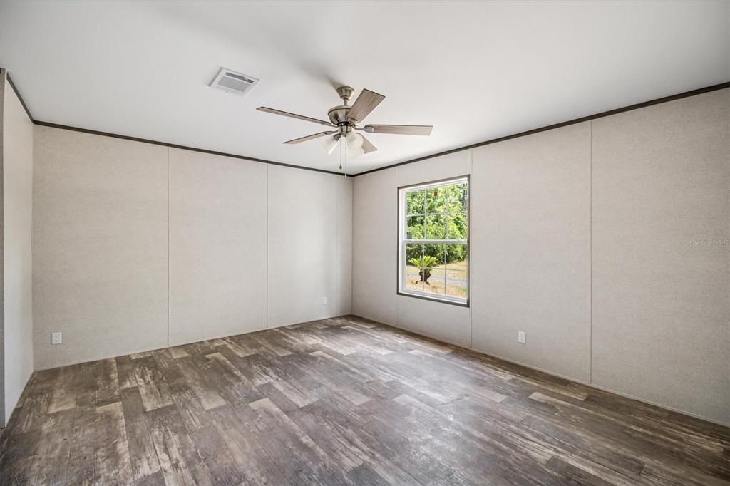 For Sale: $279,900 (3 beds, 2 baths, 1493 Square Feet)