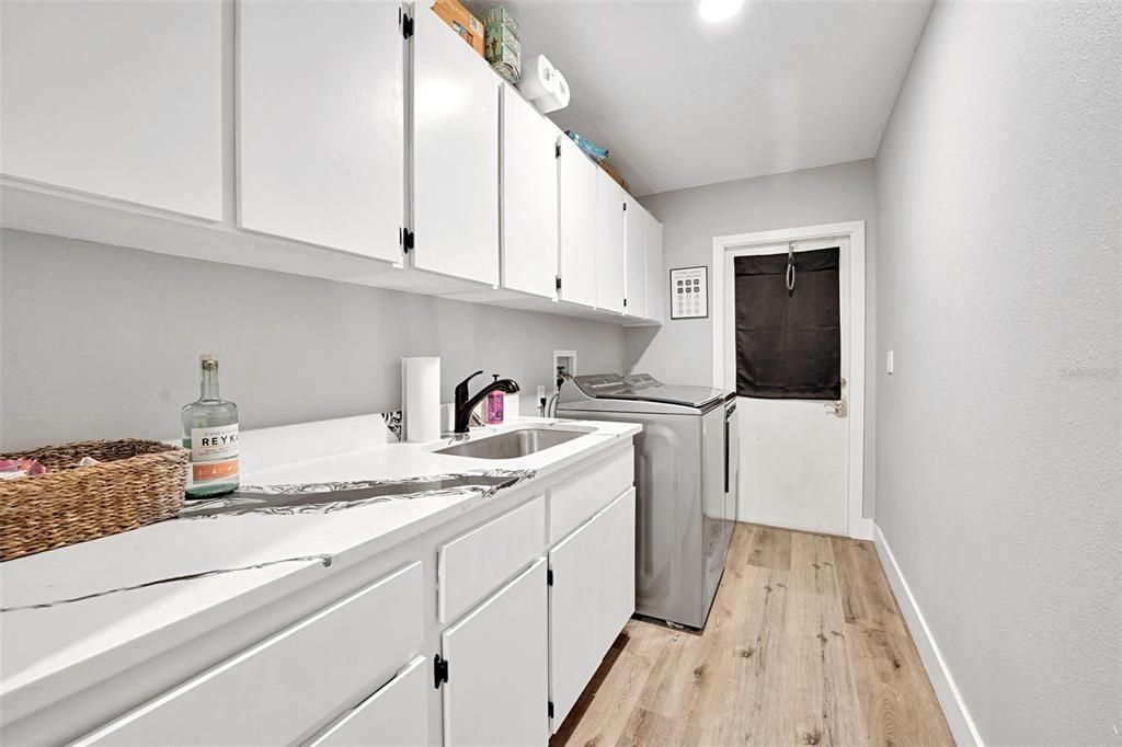 Activo con contrato: $575,000 (3 camas, 2 baños, 1839 Pies cuadrados)