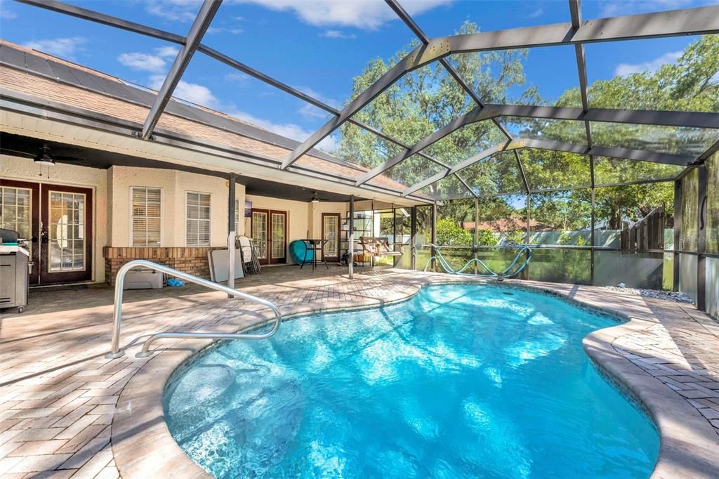 Activo con contrato: $575,000 (3 camas, 2 baños, 1839 Pies cuadrados)