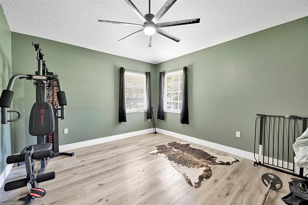 Activo con contrato: $575,000 (3 camas, 2 baños, 1839 Pies cuadrados)