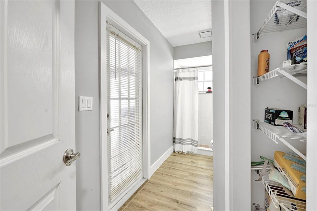 Activo con contrato: $575,000 (3 camas, 2 baños, 1839 Pies cuadrados)