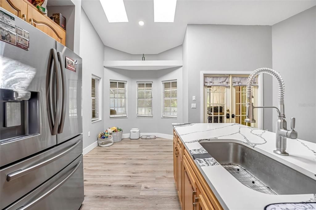 Activo con contrato: $575,000 (3 camas, 2 baños, 1839 Pies cuadrados)