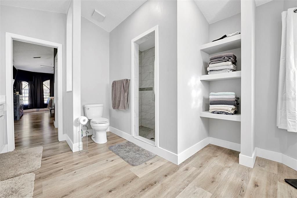 Activo con contrato: $575,000 (3 camas, 2 baños, 1839 Pies cuadrados)