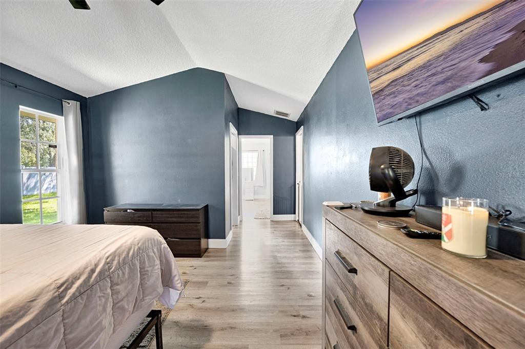 Activo con contrato: $575,000 (3 camas, 2 baños, 1839 Pies cuadrados)