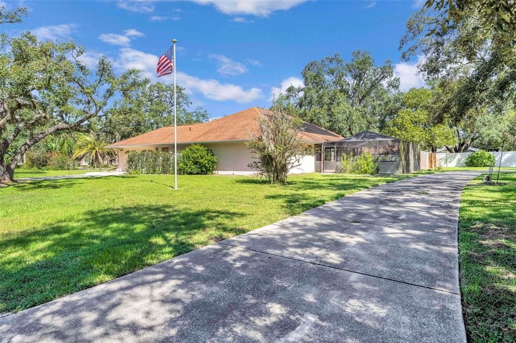 Activo con contrato: $575,000 (3 camas, 2 baños, 1839 Pies cuadrados)