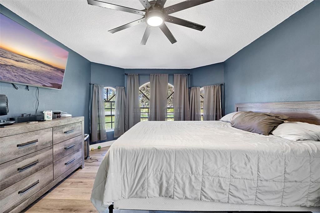 Activo con contrato: $575,000 (3 camas, 2 baños, 1839 Pies cuadrados)