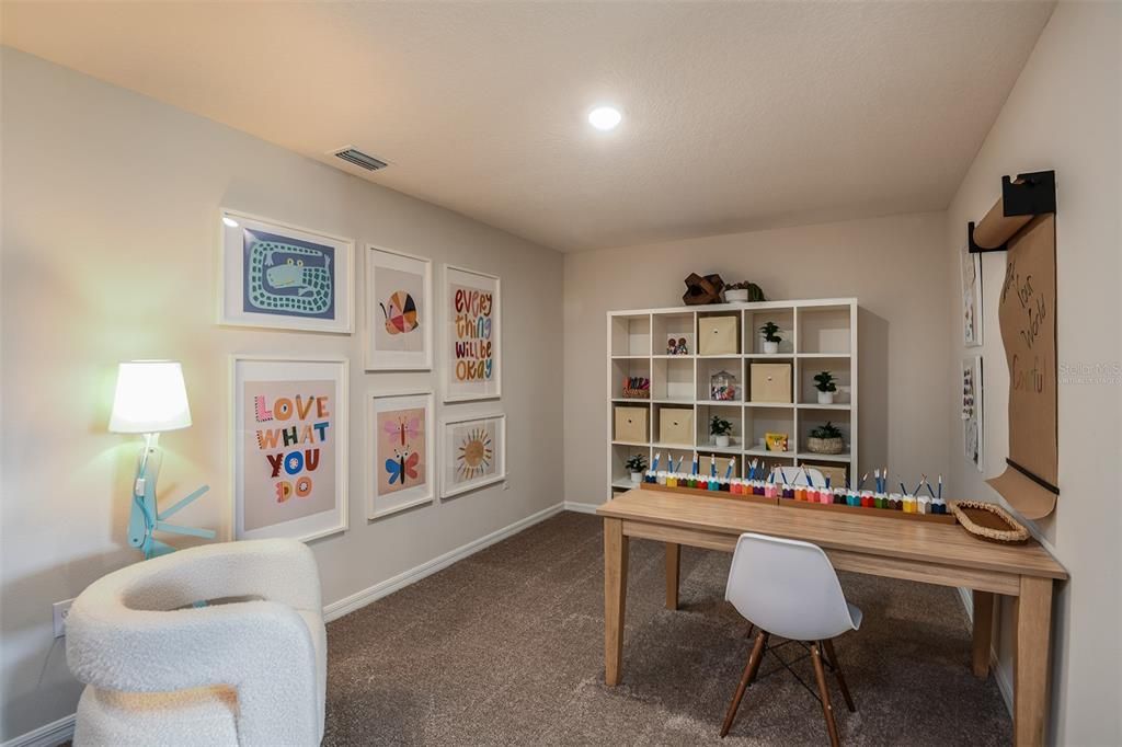 Active With Contract: $259,999 (3 beds, 2 baths, 1720 Square Feet)