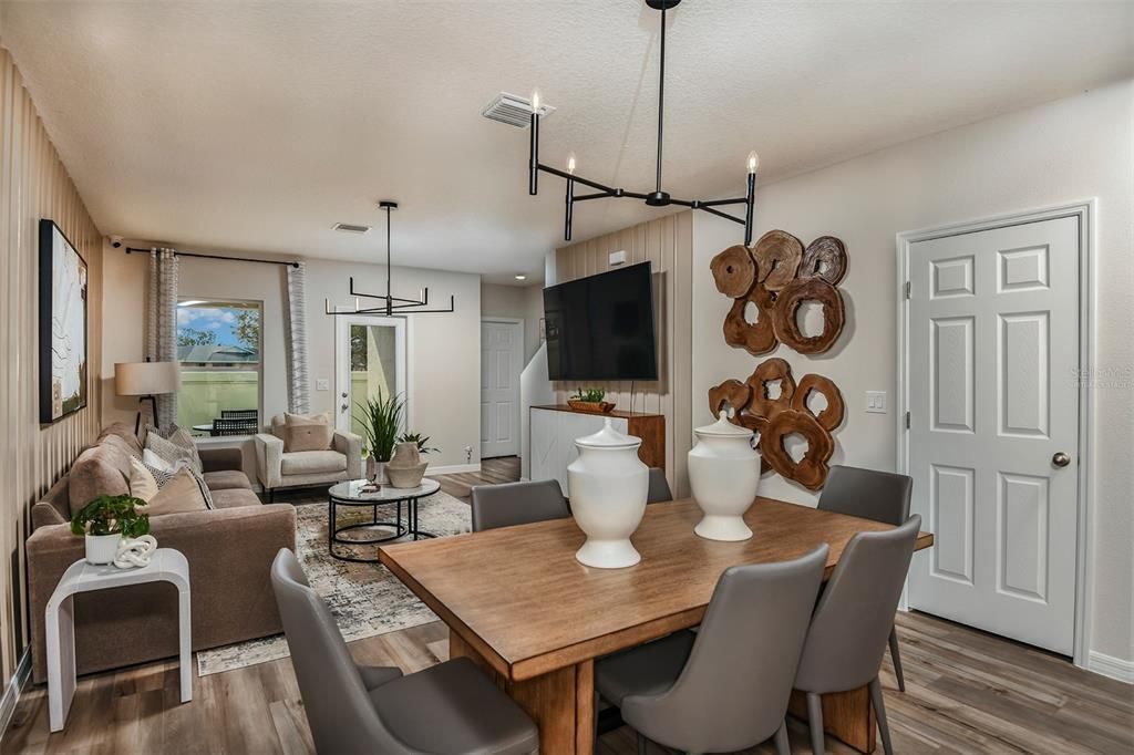 Active With Contract: $259,999 (3 beds, 2 baths, 1720 Square Feet)