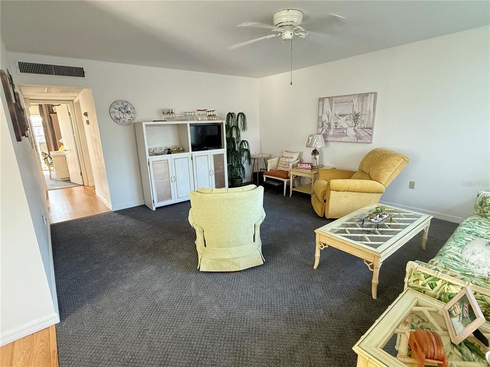 For Rent: $1,600 (2 beds, 2 baths, 960 Square Feet)