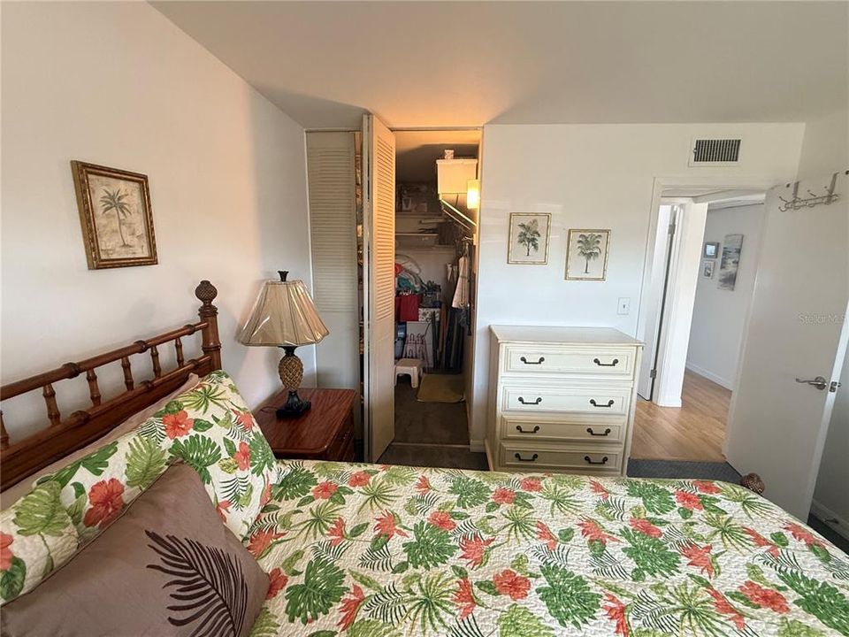 For Rent: $1,600 (2 beds, 2 baths, 960 Square Feet)