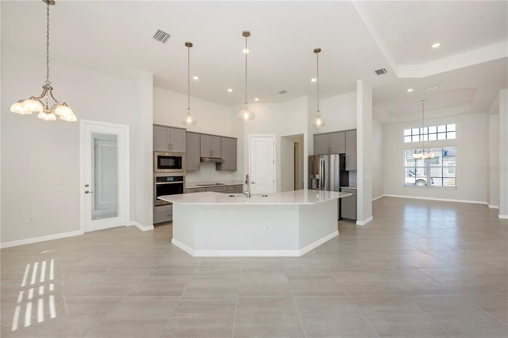 For Rent: $5,500 (4 beds, 3 baths, 2799 Square Feet)