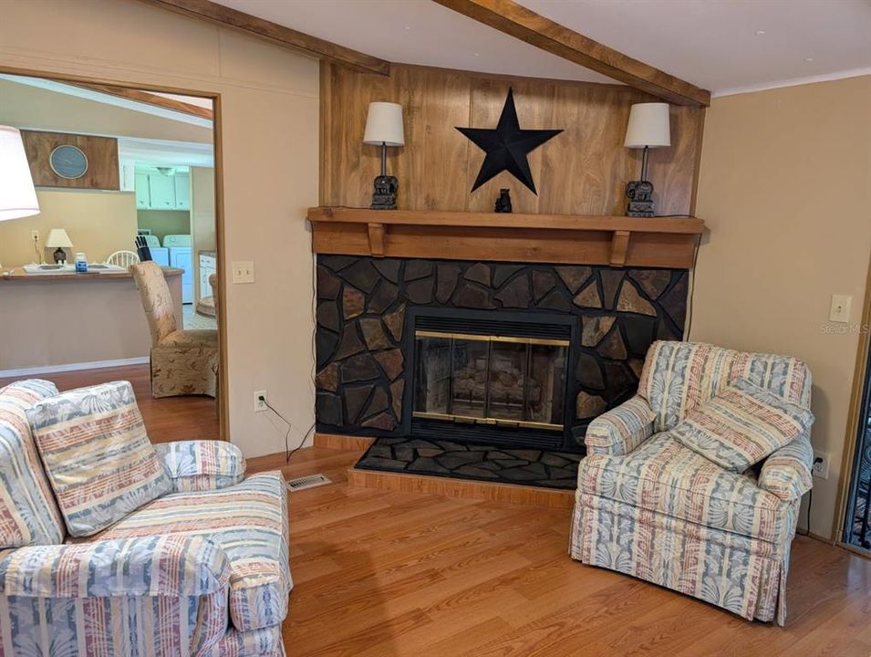 出租: $2,500 (3 贝兹, 2 浴室, 1248 平方英尺)