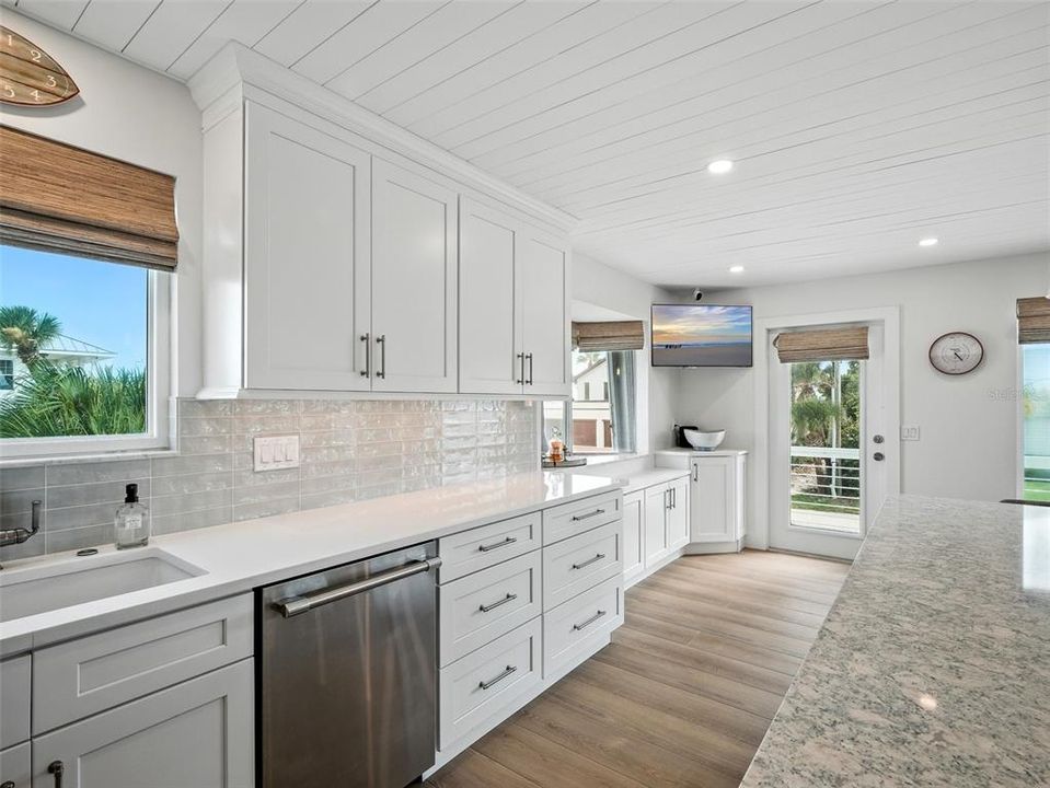 En Venta: $1,950,000 (3 camas, 3 baños, 2424 Pies cuadrados)