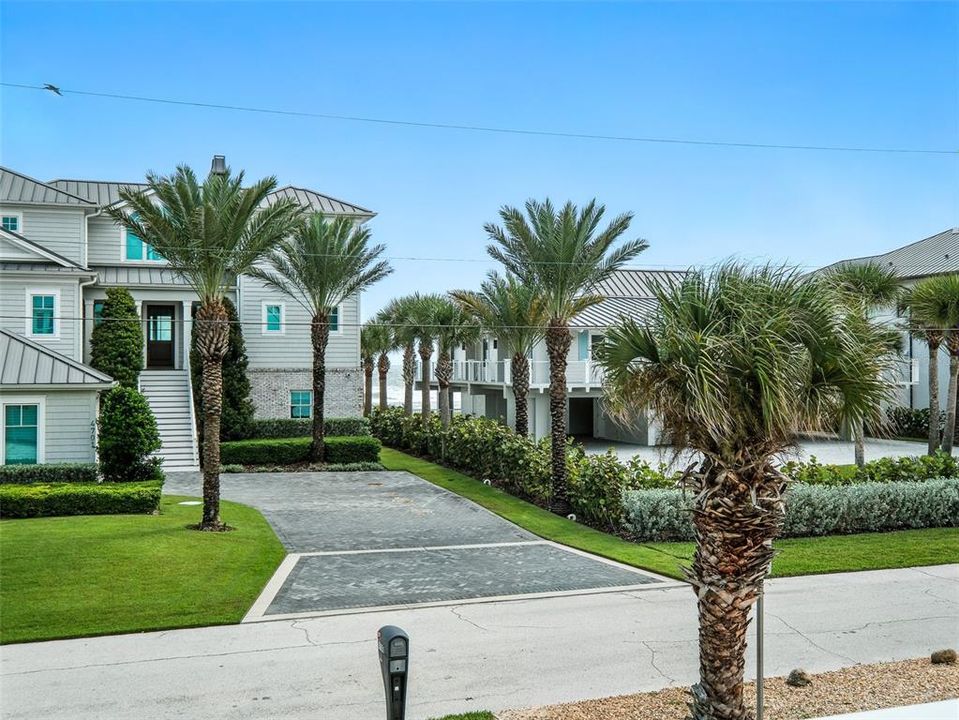 En Venta: $1,950,000 (3 camas, 3 baños, 2424 Pies cuadrados)