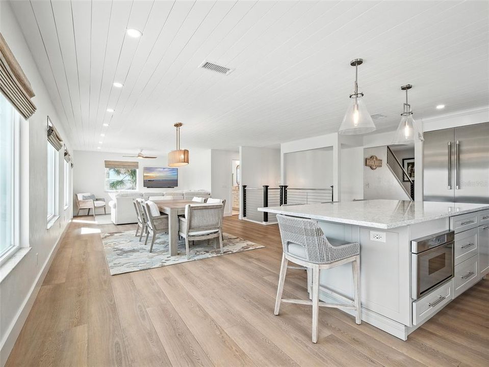 En Venta: $1,950,000 (3 camas, 3 baños, 2424 Pies cuadrados)