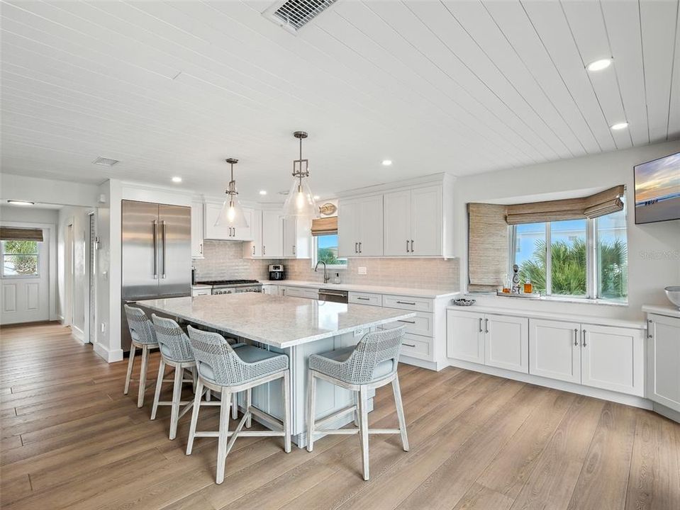 En Venta: $1,950,000 (3 camas, 3 baños, 2424 Pies cuadrados)