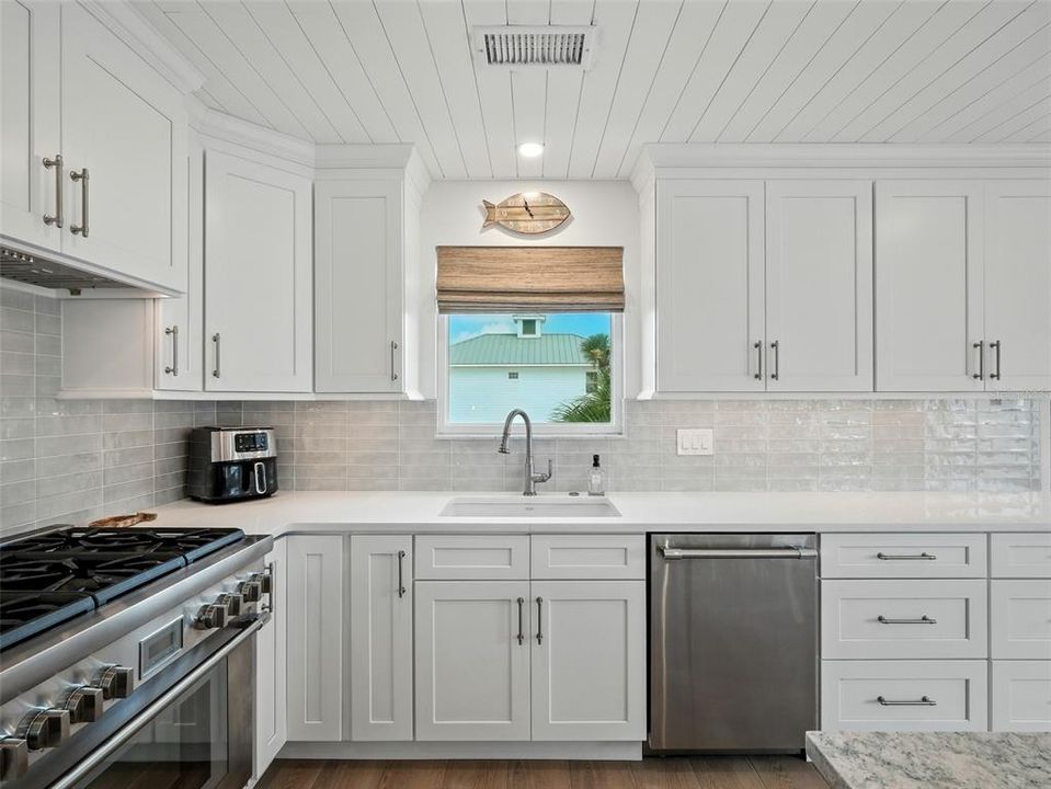 En Venta: $1,950,000 (3 camas, 3 baños, 2424 Pies cuadrados)