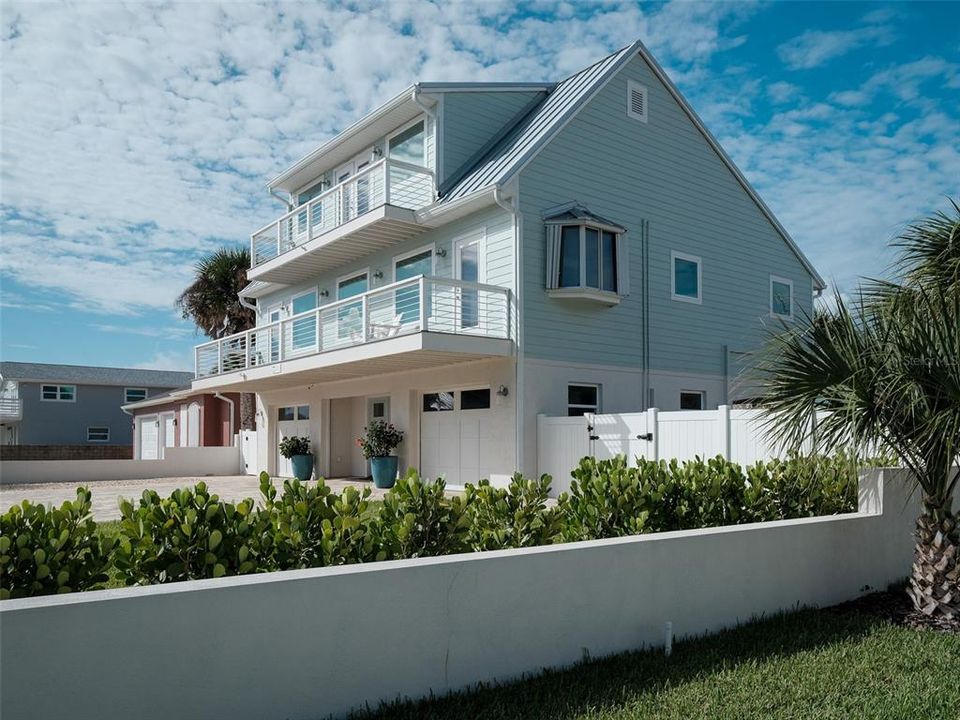 En Venta: $1,950,000 (3 camas, 3 baños, 2424 Pies cuadrados)