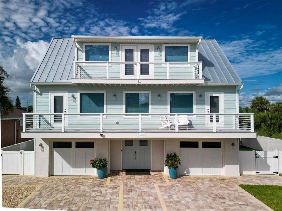 En Venta: $1,950,000 (3 camas, 3 baños, 2424 Pies cuadrados)