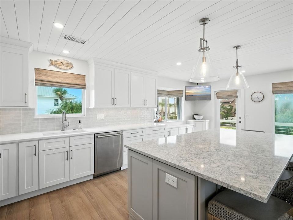 En Venta: $1,950,000 (3 camas, 3 baños, 2424 Pies cuadrados)