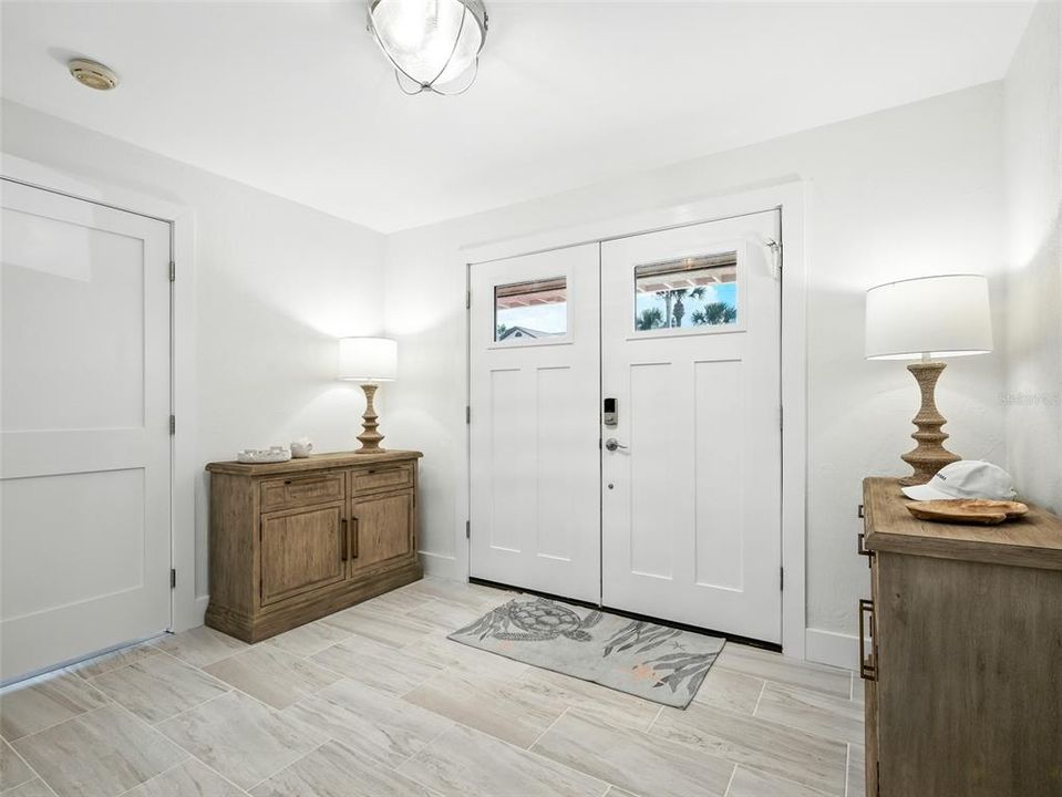 En Venta: $1,950,000 (3 camas, 3 baños, 2424 Pies cuadrados)