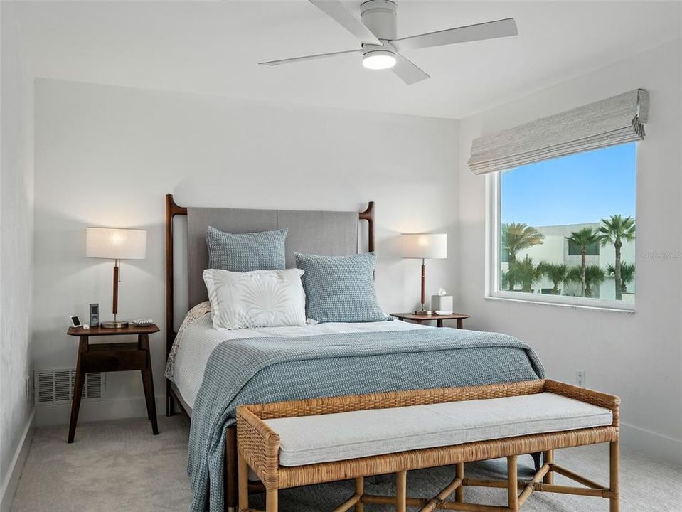 En Venta: $1,950,000 (3 camas, 3 baños, 2424 Pies cuadrados)