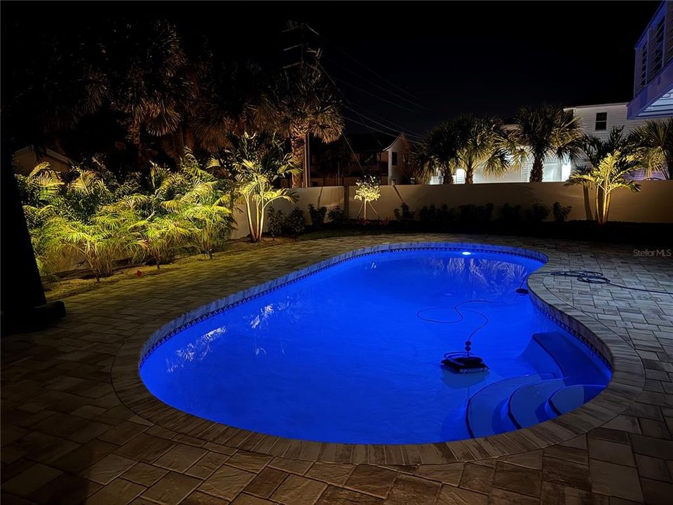 En Venta: $1,950,000 (3 camas, 3 baños, 2424 Pies cuadrados)